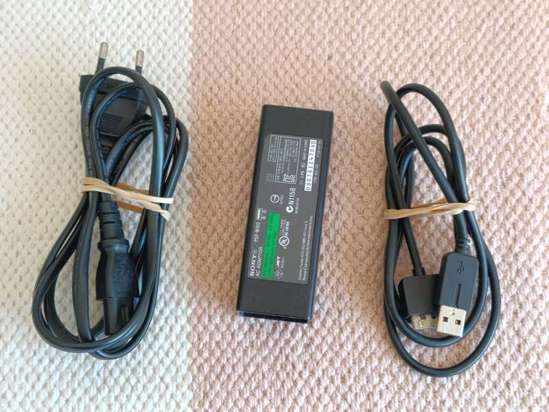 Psp Go Console +Original Charger