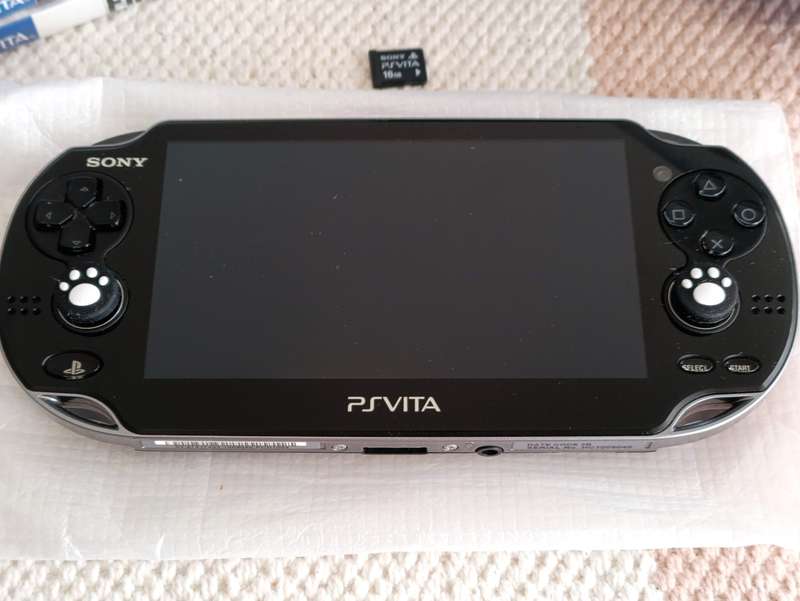 Ps Vita PCH 1004 Console +Games Bundle +Box