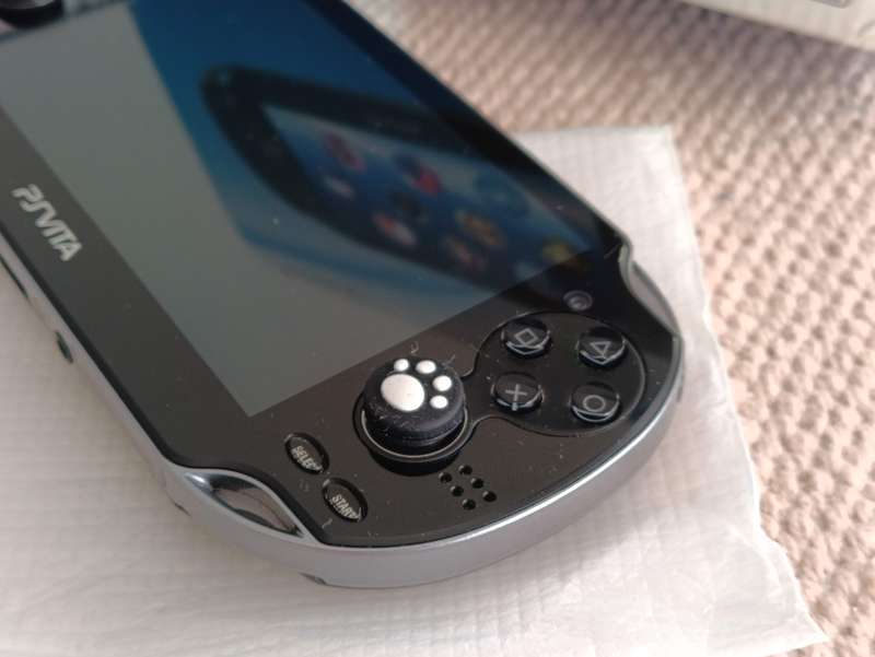 Ps Vita PCH 1004 Console +Games Bundle +Box