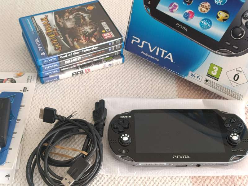 Ps Vita PCH 1004 Console +Games Bundle +Box