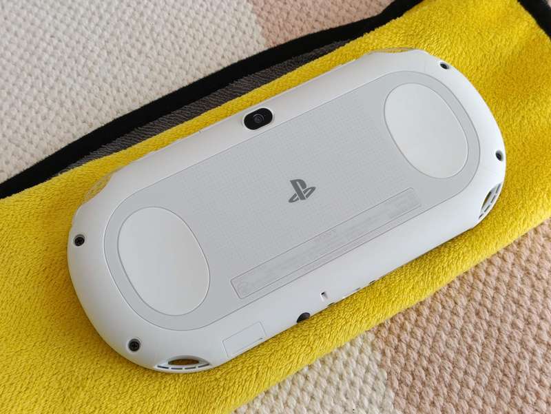 PS Vita Slim with Box +16gb Memory card Glacier White