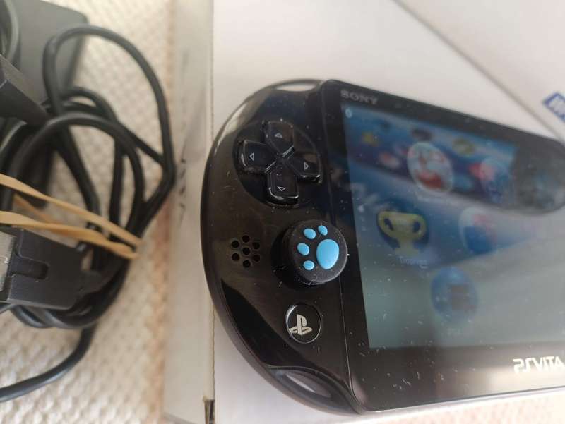 PS Vita Slim Console with Original Packaging +8GB Memory Card