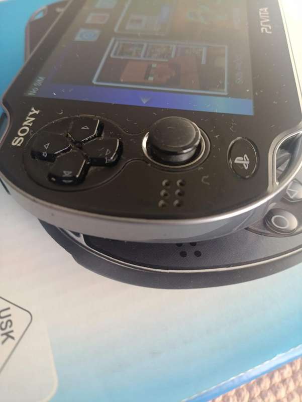 PD Vita Console With Box +Original Charger +4Gb Memory Card