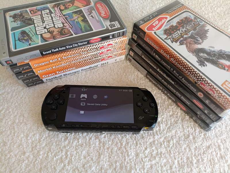 Sony Psp Gran Turismo Edition Console +Games Bundle