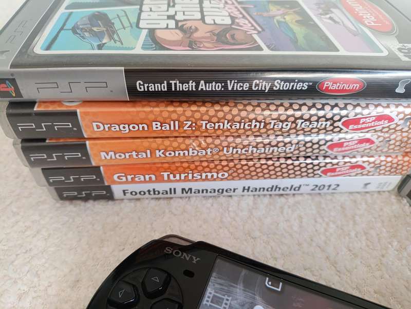 Sony Psp Gran Turismo Edition Console +Games Bundle