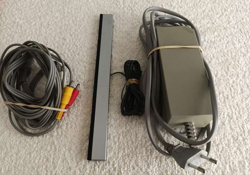 Nintendo Wii Console +New Super Mario Bros. Wii