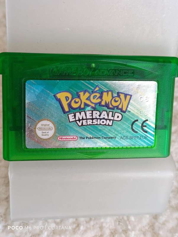 Pokémon Emerald Version Gameboy Gba