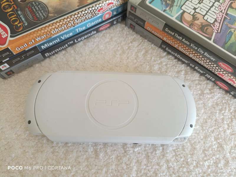 Sony Psp Console E-1004 +Games Bundle