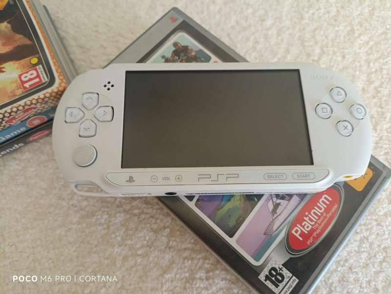 Sony Psp Console E-1004 +Games Bundle