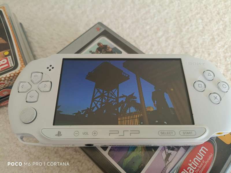Sony Psp Console E-1004 +Games Bundle