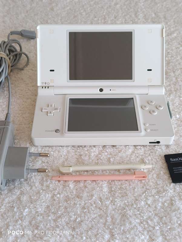 Nintendo Dsi Console +Charger