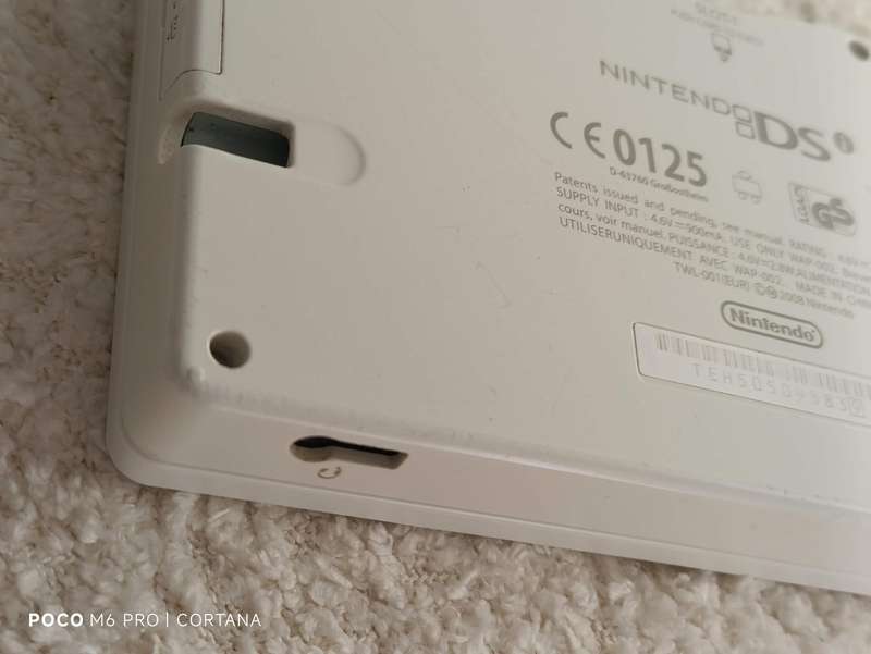 Nintendo Dsi Console +Charger