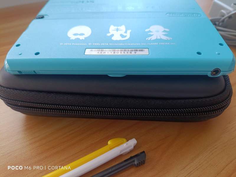 Nintendo 2DS XL Console With Original Charger