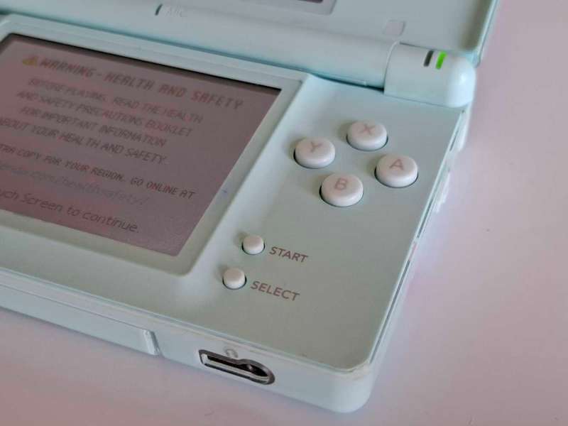Nintendo Ds Lite Console +USB Charger