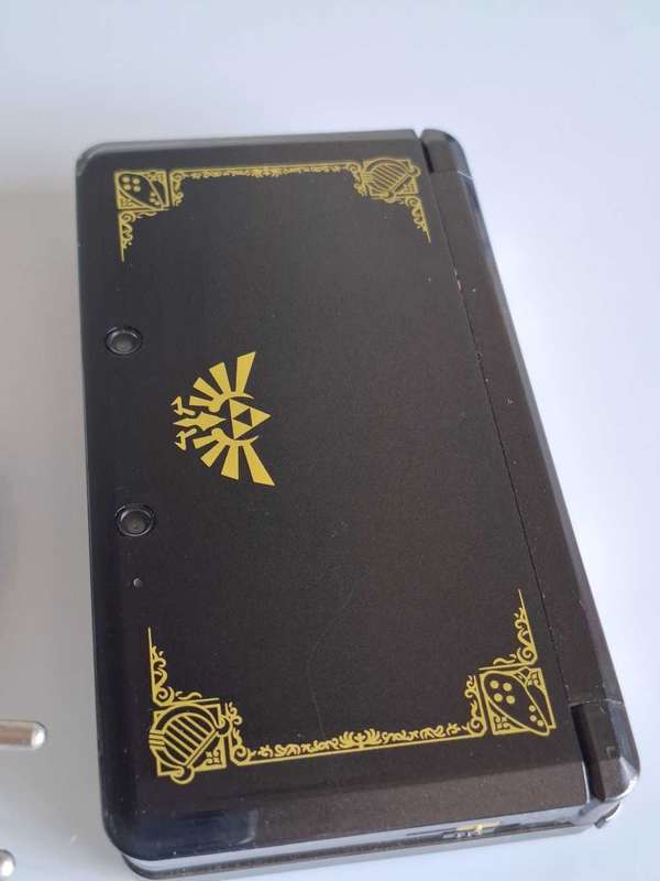 Nintendo 3Ds Console +Charger