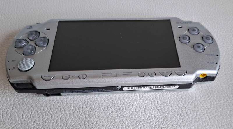 Psp Final Fantasy Edition with Final Fantasy Crisis Core VII