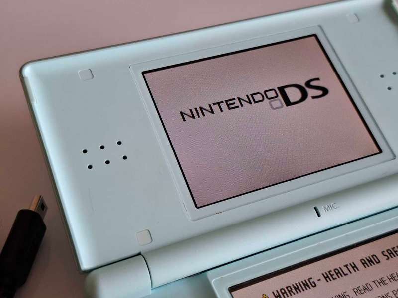 Nintendo Ds Lite Console +USB Charger