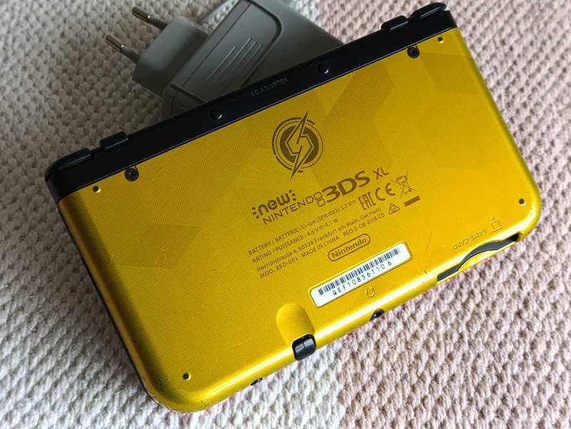 'New' Nintendo 3DS XL Console - Samus (Metroid) Limited Edition