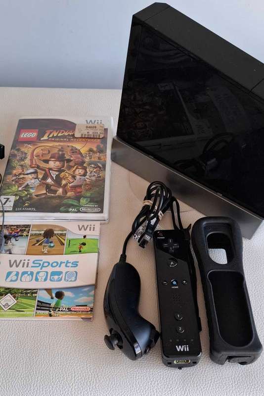 Nintendo Wii Console +Games