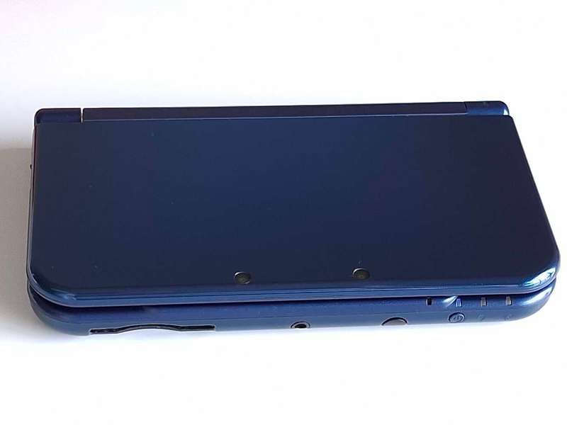 "New" Nintendo 3ds Xl Console +Charger
