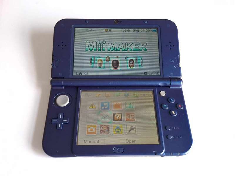 "New" Nintendo 3ds Xl Console +Charger