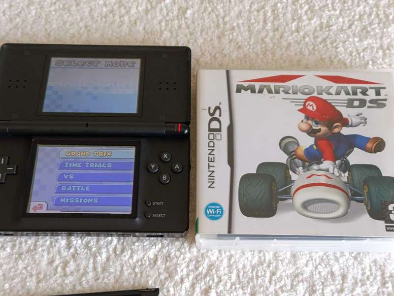 Nintendo Ds lite Console +MarioKart