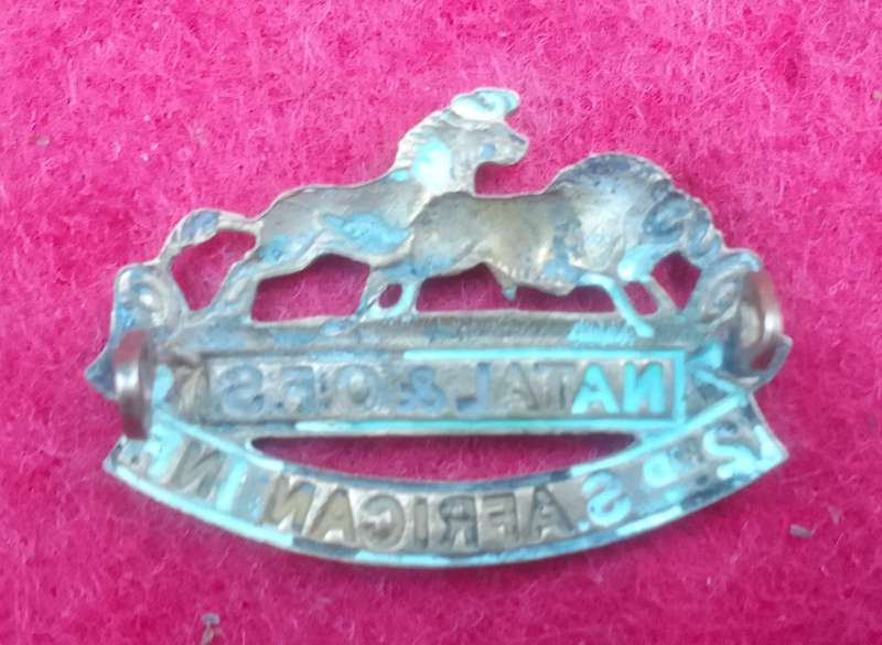 WW1 2ND SA INFANTRY COLLAR BADGE- 2 LUGS