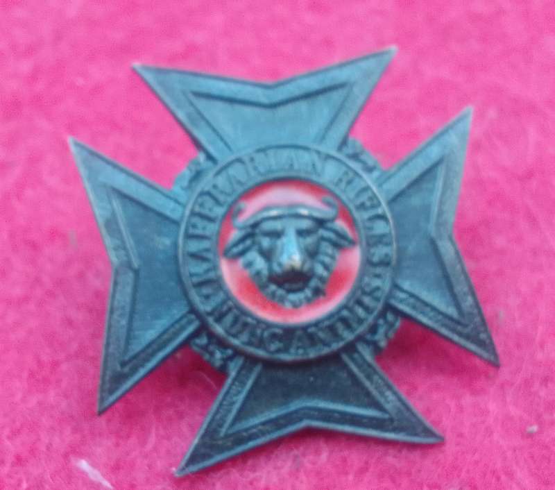 KAFFRARIAN RIFLES BLACK METAL CAP BADGE-WORN FROM 1964- 2 LUGS