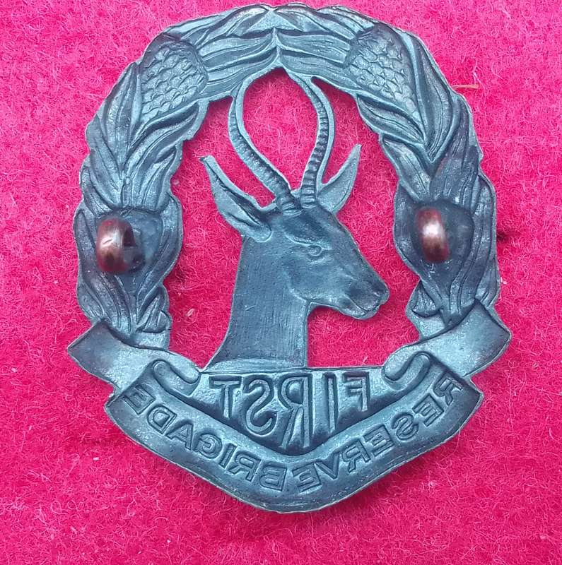 SOUTH AFRICA - WWII- 1ST RESERVE BRIGADE CAP BADGE