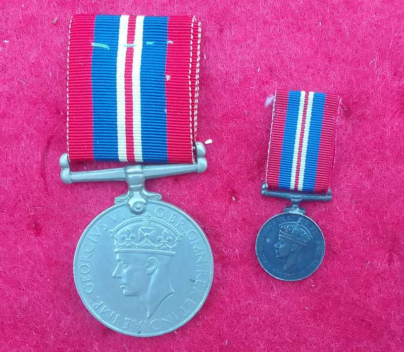 1939 -   1945 WAR MEDAL FULL SIZE AND MINIATURE ISSUED TO C169362 B TOBEY