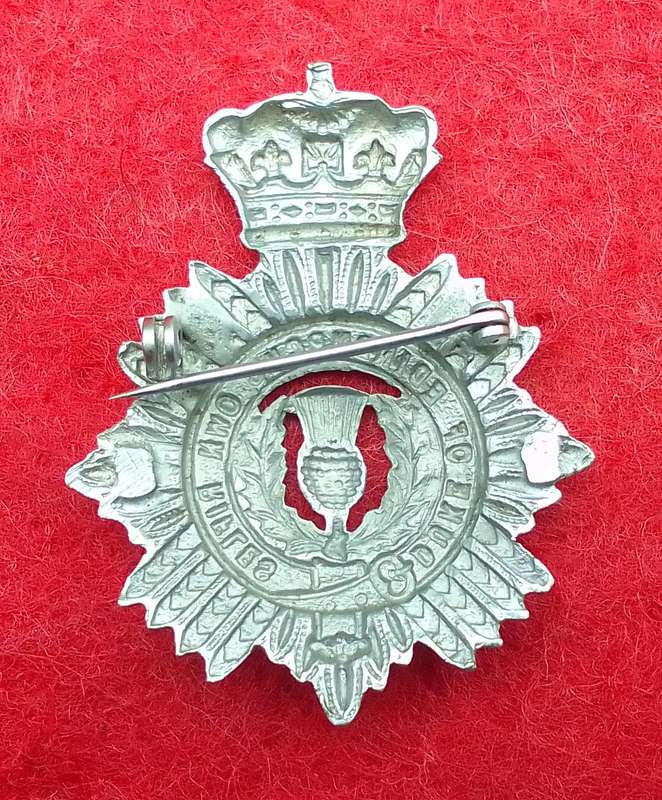 SOUTH AFRICA -BOER WAR TO WWI- DUKE OF EDINBURGHS WHITE METAL CAP BADGE