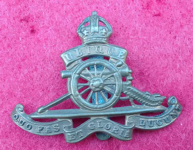 WW11 ROYAL ARTILLERY CAP BADGE