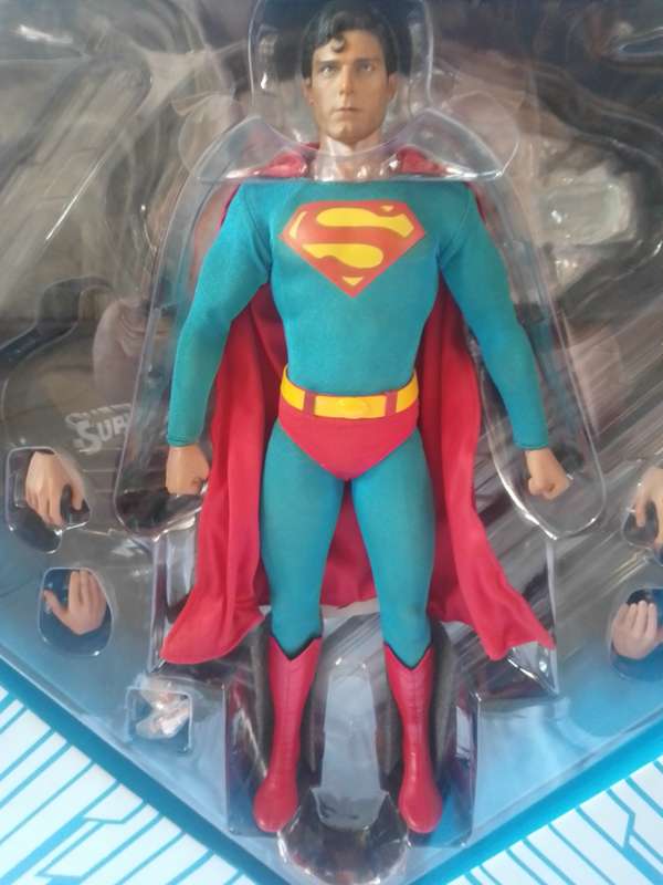 Hot Toys Superman - Christopher Reeve 1/6 Scale Movie Masterpiece - 1978 Figure