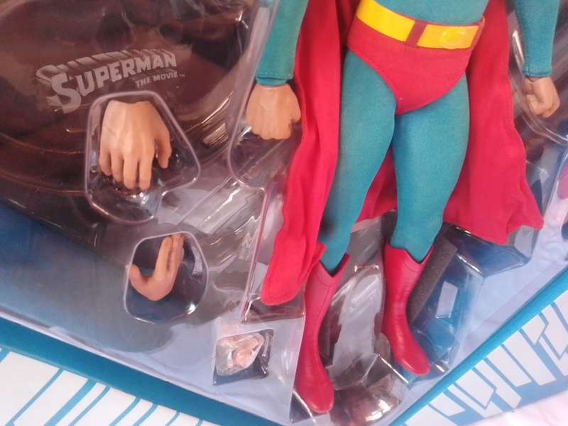 Hot Toys Superman - Christopher Reeve 1/6 Scale Movie Masterpiece - 1978 Figure