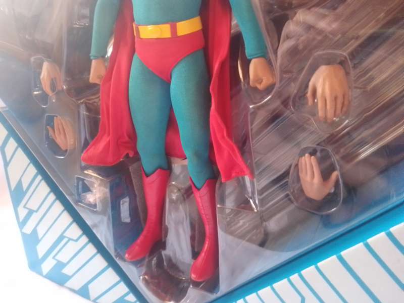 Hot Toys Superman - Christopher Reeve 1/6 Scale Movie Masterpiece - 1978 Figure