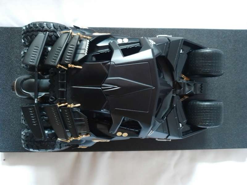 Hot wheels 1:18 scale Batman begins 2004 tumbler,Exclusive edition