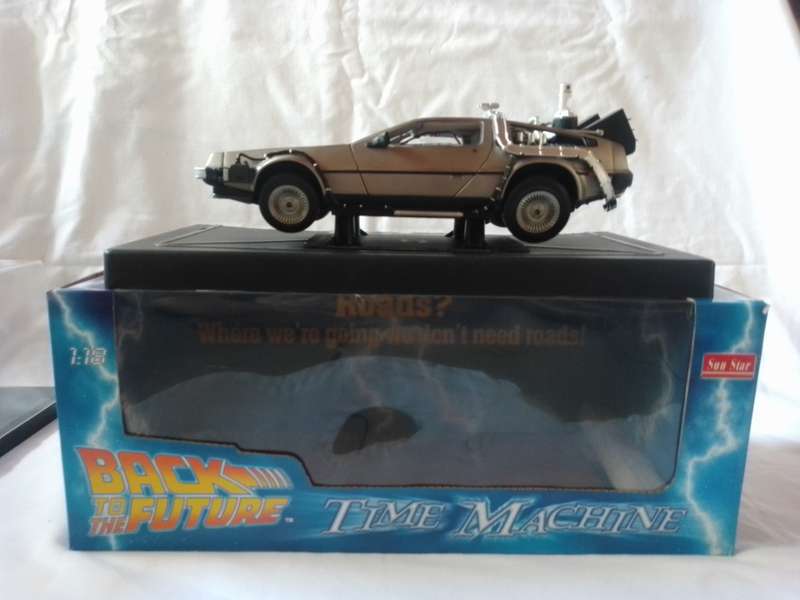 Sun Star Dolorean "Back to the future 2" Time machine 1:18 scale.