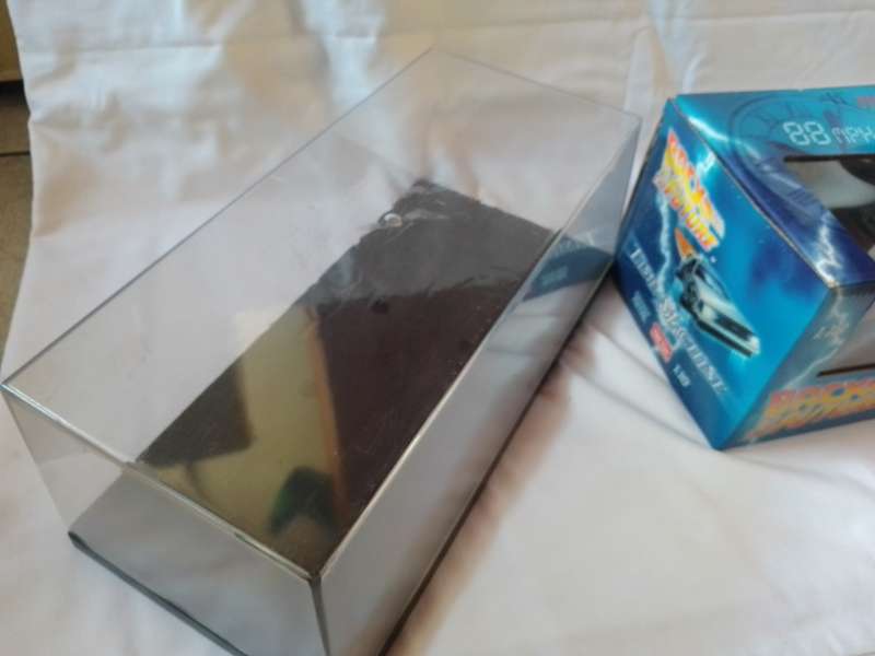 Sun Star Dolorean "Back to the future 2" Time machine 1:18 scale.