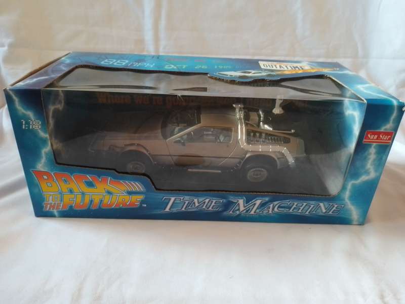 Sun Star Dolorean "Back to the future 2" Time machine 1:18 scale.