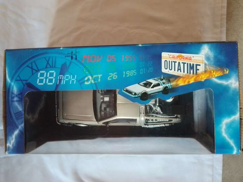 Sun Star Dolorean "Back to the future 2" Time machine 1:18 scale.