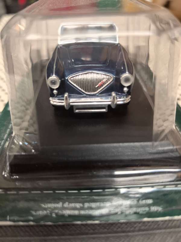 DIE CAST AUSTIN HEALY 100 CONVERTABLE