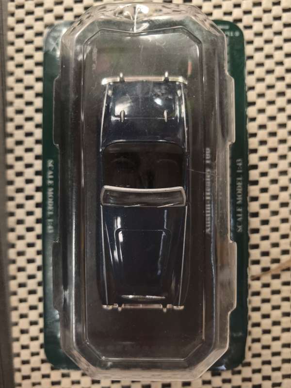 DIE CAST AUSTIN HEALY 100 CONVERTABLE