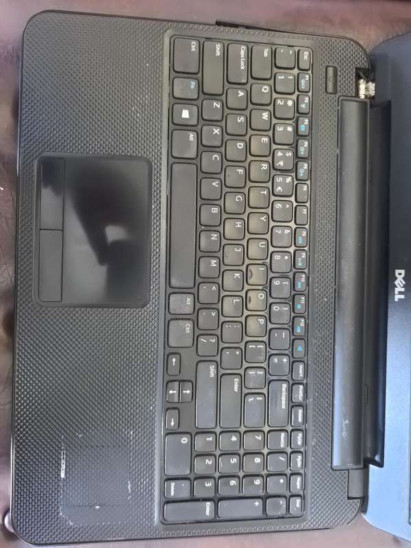 Dell Inspirion 3521