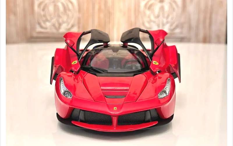 Ferrari La Ferrari 1:18 Burago Die Cast