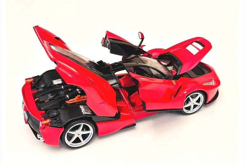 Ferrari La Ferrari 1:18 Burago Die Cast