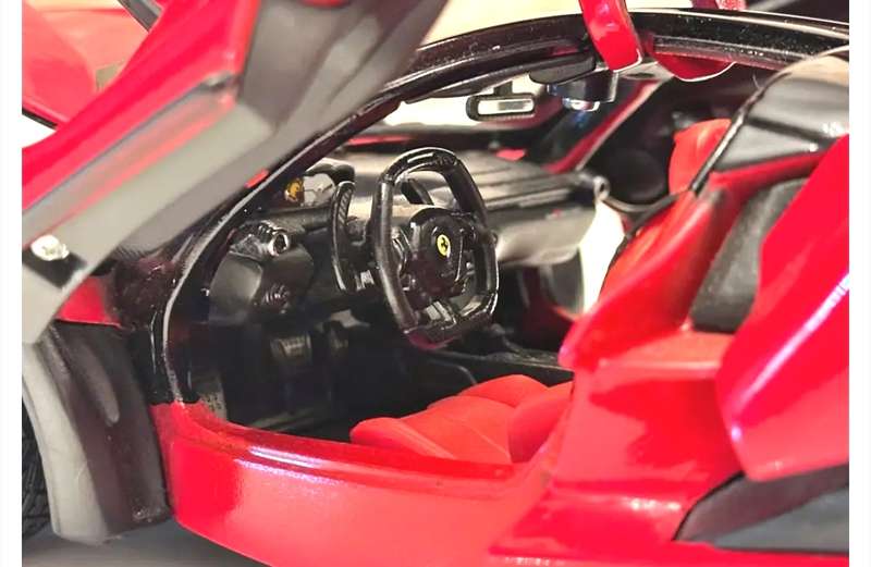 Ferrari La Ferrari 1:18 Burago Die Cast