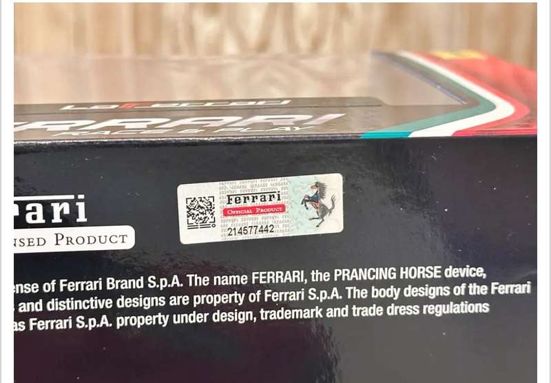 Ferrari La Ferrari 1:18 Burago Die Cast