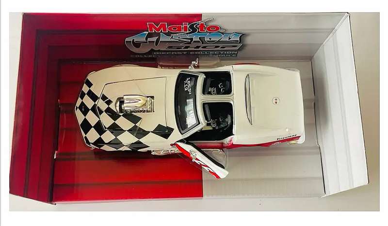 Maisto 1:24 scale 1970 Chevrolet Corvette