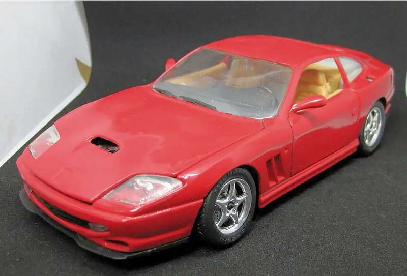 DIE CAST 1996-2002 FERRARI 550 Maranello (1/24)