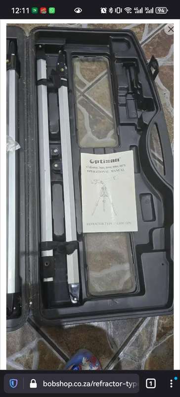 REFRACTOR TYPE TELESCOPE (COMPLETE SET WITH TRIPOD)IN CASE-MINT CONDITION